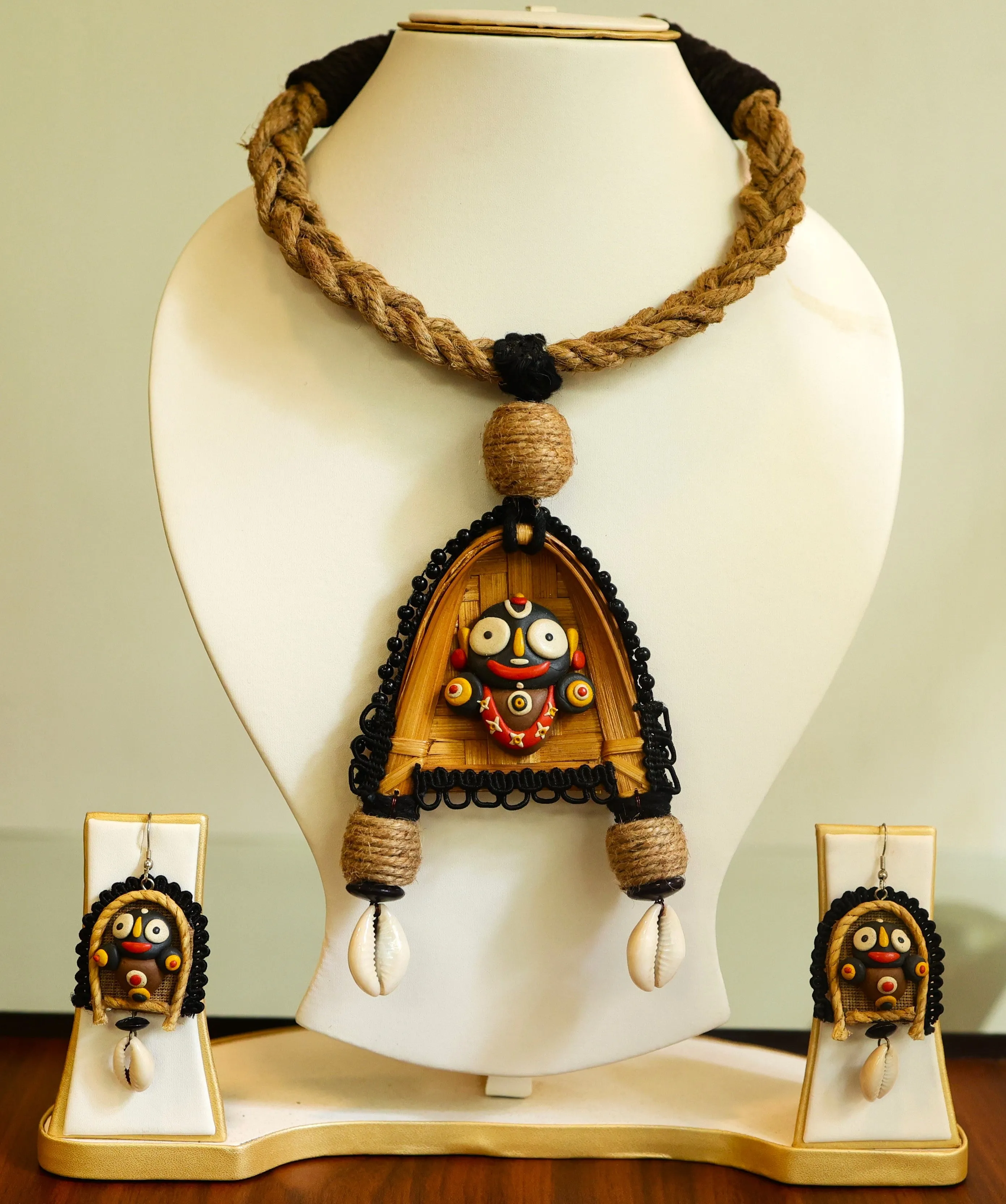 Keshava Poly Ceramic Necklace & Earring set