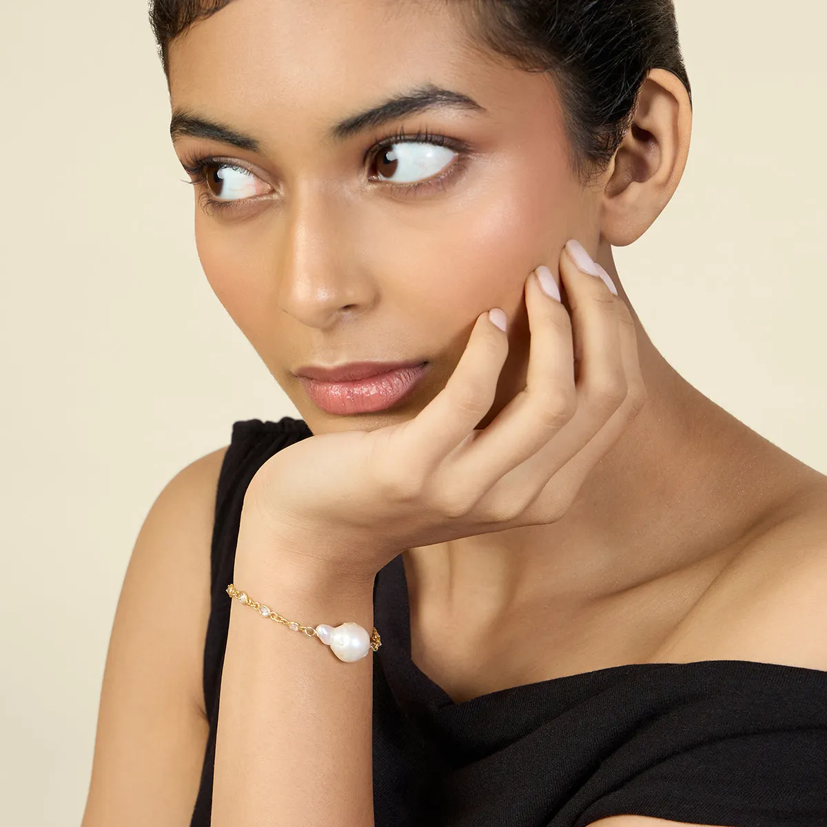 Mini Festive Pearl Bolo Bracelet