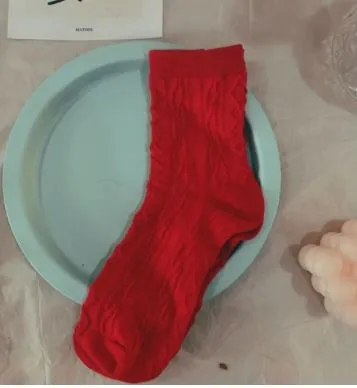 SF1144 Red Textured Design Socks